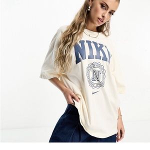 Nike oversized Tee